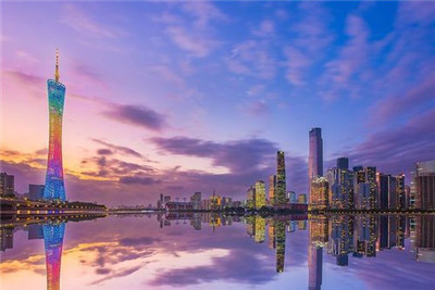 体验不同场次的夜晚活动